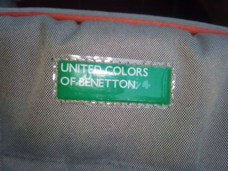 Ovo / Cadeirinha para Bebé / Marca Benetton Super promoção