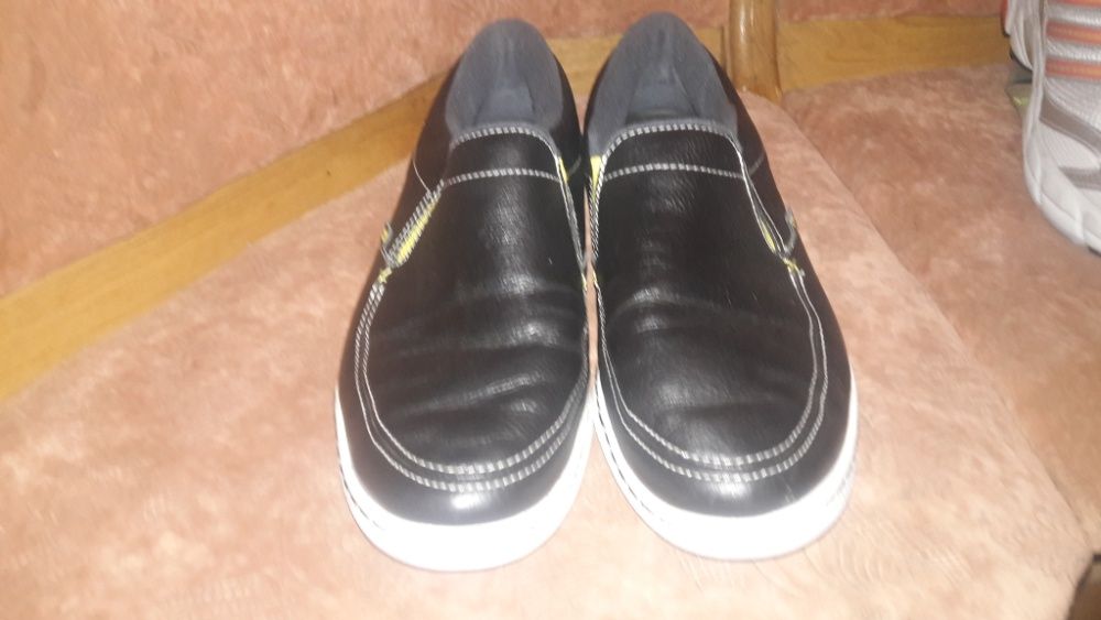 Crocs - кожанные мокасины, слипоны, туфли
