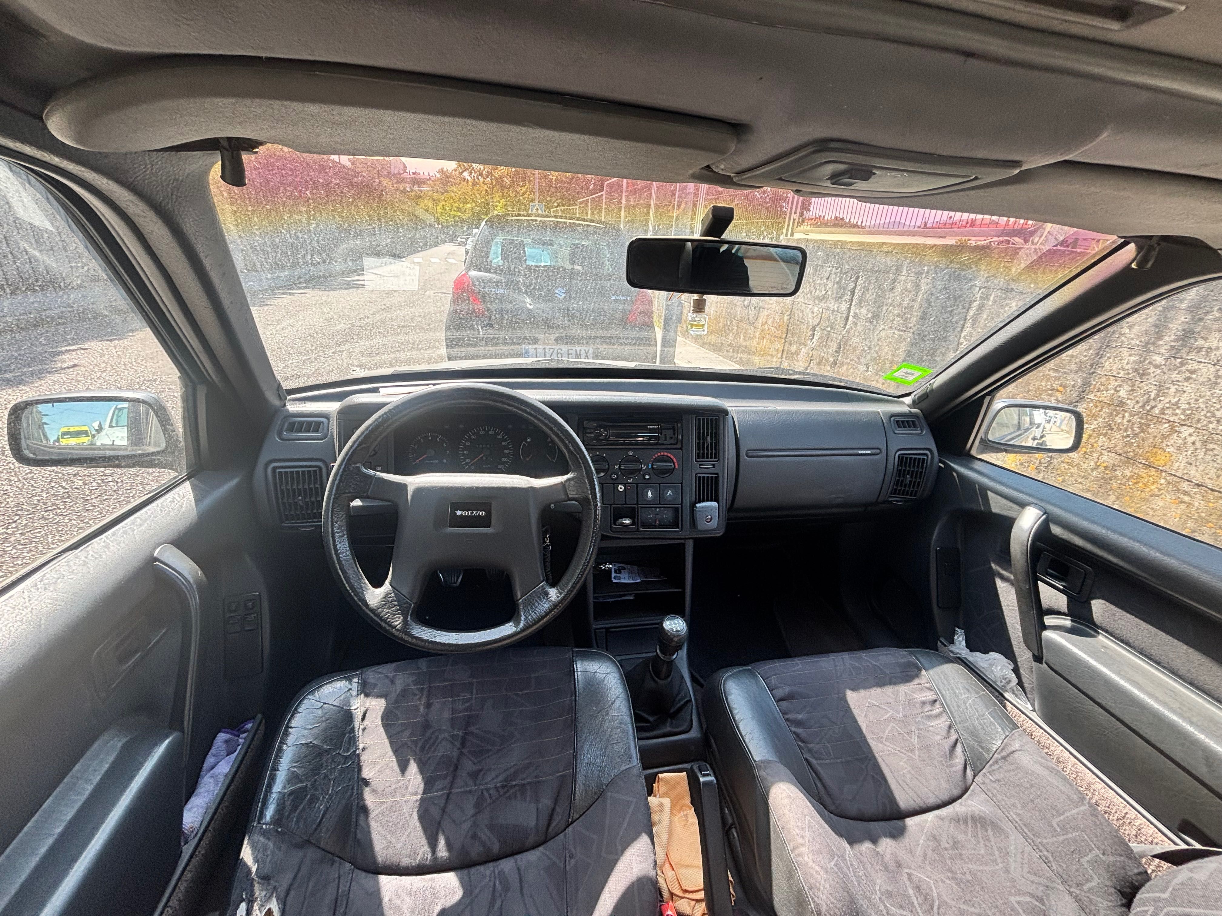 Volvo 460L veiculo