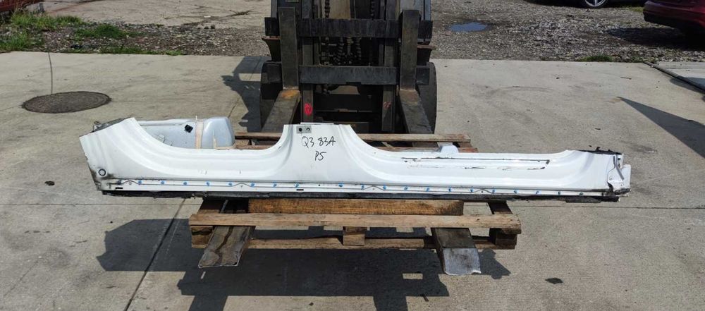 Порог правый левый Audi Q3 83a разборка розборка Ауди