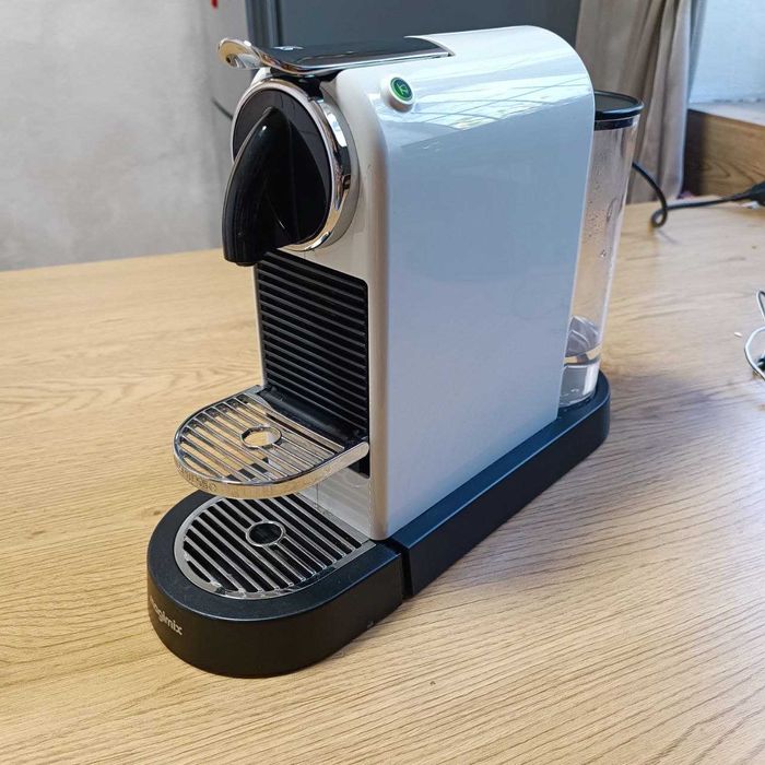 Капсульная кофеварка Nespresso Сitiz Magimix!