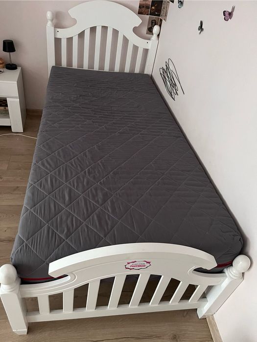 Sprzedam Łóżko wraz z materacem