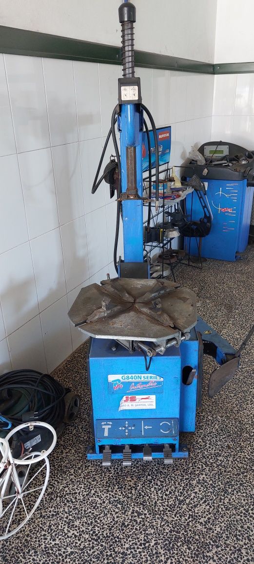 Maquina calibrarpneus e desmontar pneus