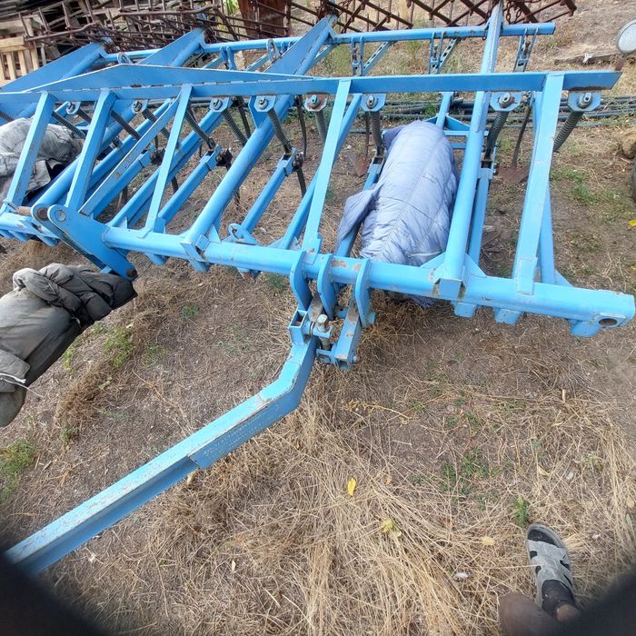 Продам культиватор Умань фермаш усилений  кпс 4.2