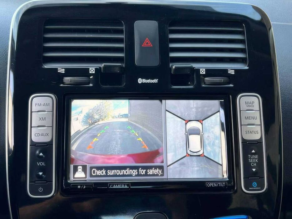 Nissan LEAF      2015