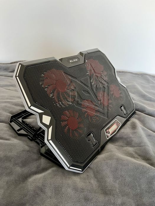ASUS TUF GAMING A15 w zestawie z podkładką chłodzącą