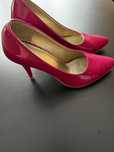 Buty na obcasie fuksja 38 lakierek