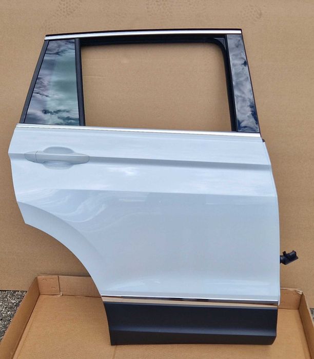 Двері голі комплектні ліві праві Volkswagen розборка шрот запчасти