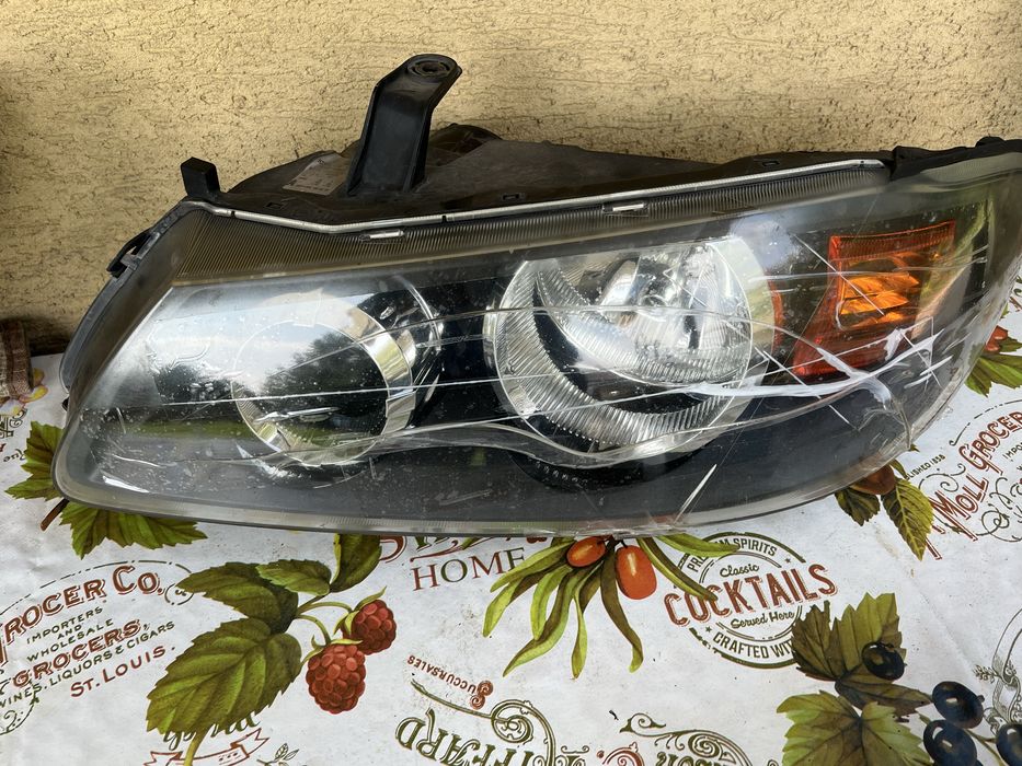 Reflektor lampa prawa Nissan Almera n16