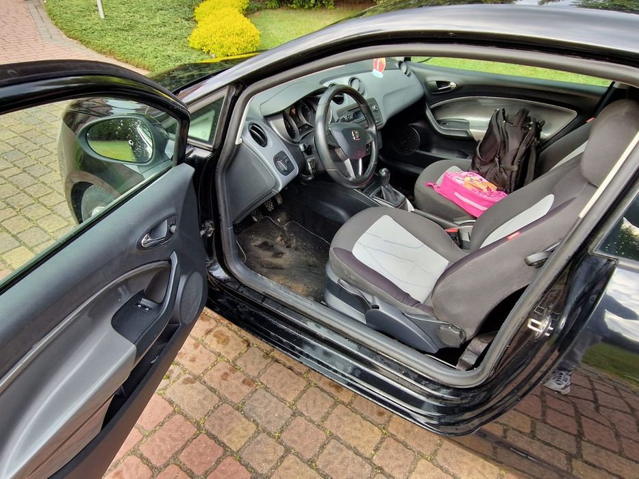 Sprzedam samochód m- ki seat Ibiza