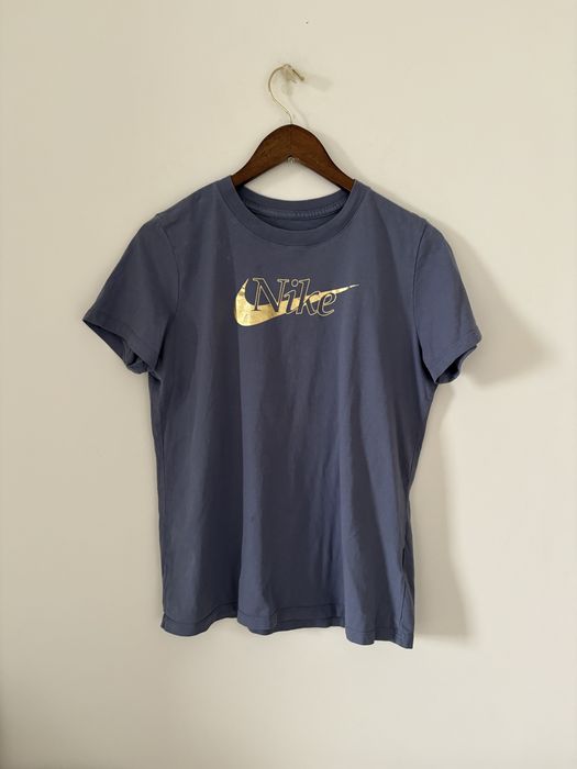 nike tshirt sporty
