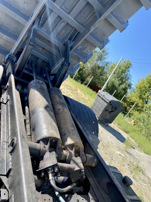 Надійність і сила в одному авто — самосвал самоскид Iveco Stralis 2006