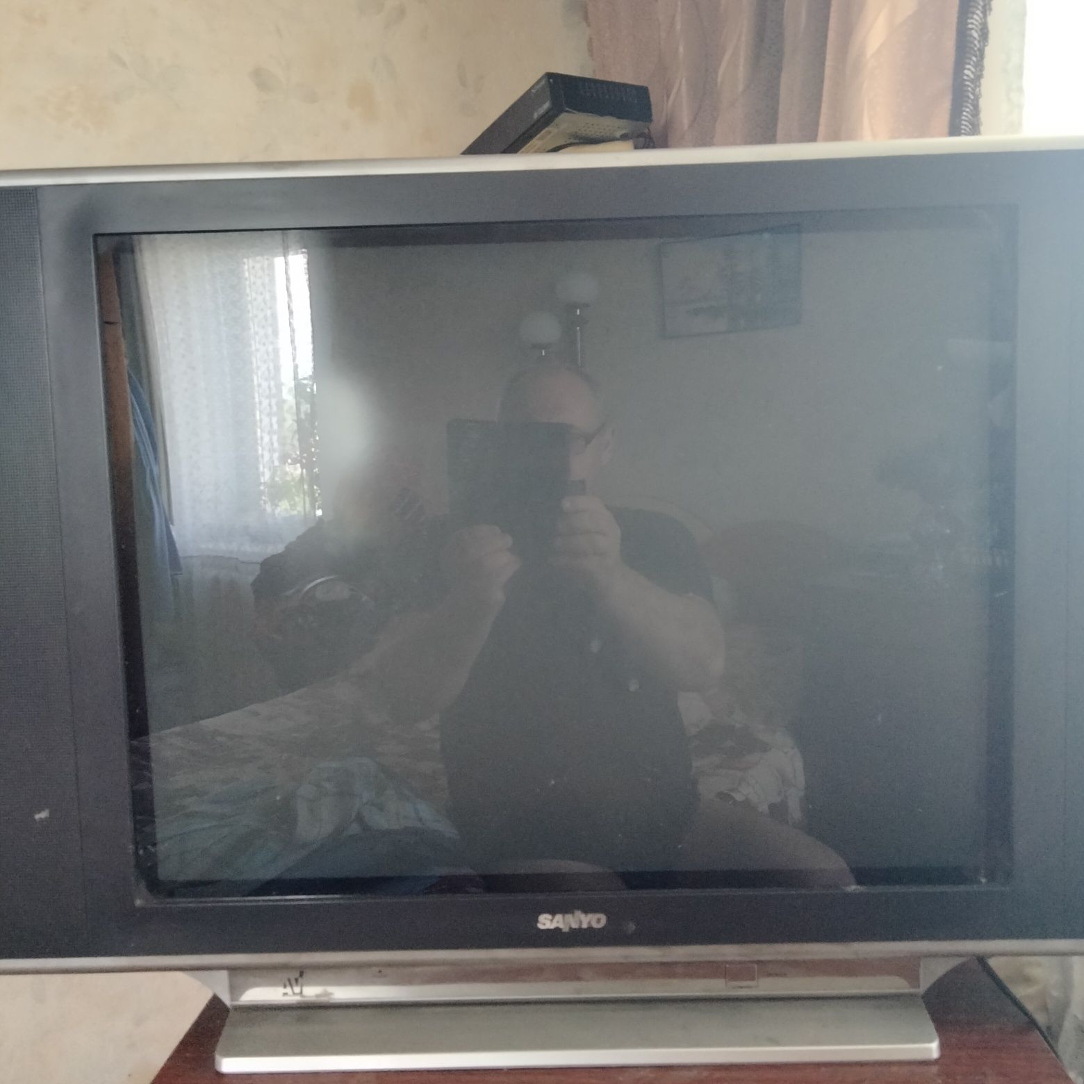 SLIM Телевізор SАNYO СМ29FS1 під ремонт або на запчастини