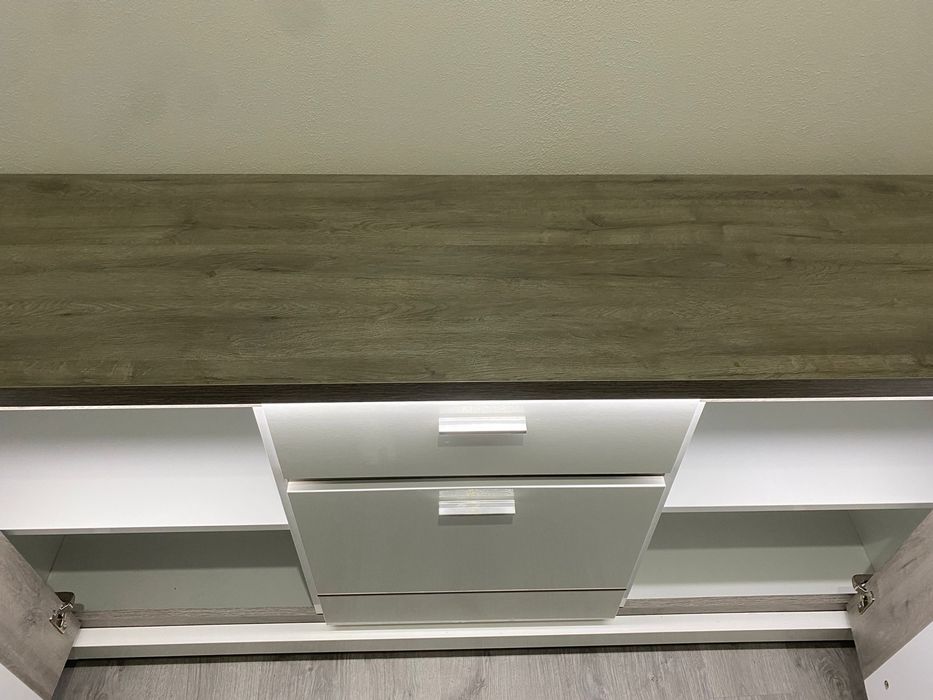 Movel 3 portas e 1 gaveta com Led BELLARIA