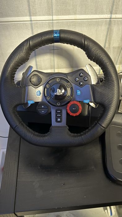 Logitech G29 Driving Force (Volante + Pedais)