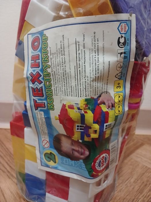 Конструктор з великими деталями