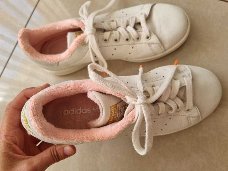 Кросівки adidas 39 1/3, оригінал, стан ідеальний