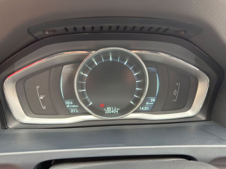 Volvo V60 1.6 T4 180kM R-design manual