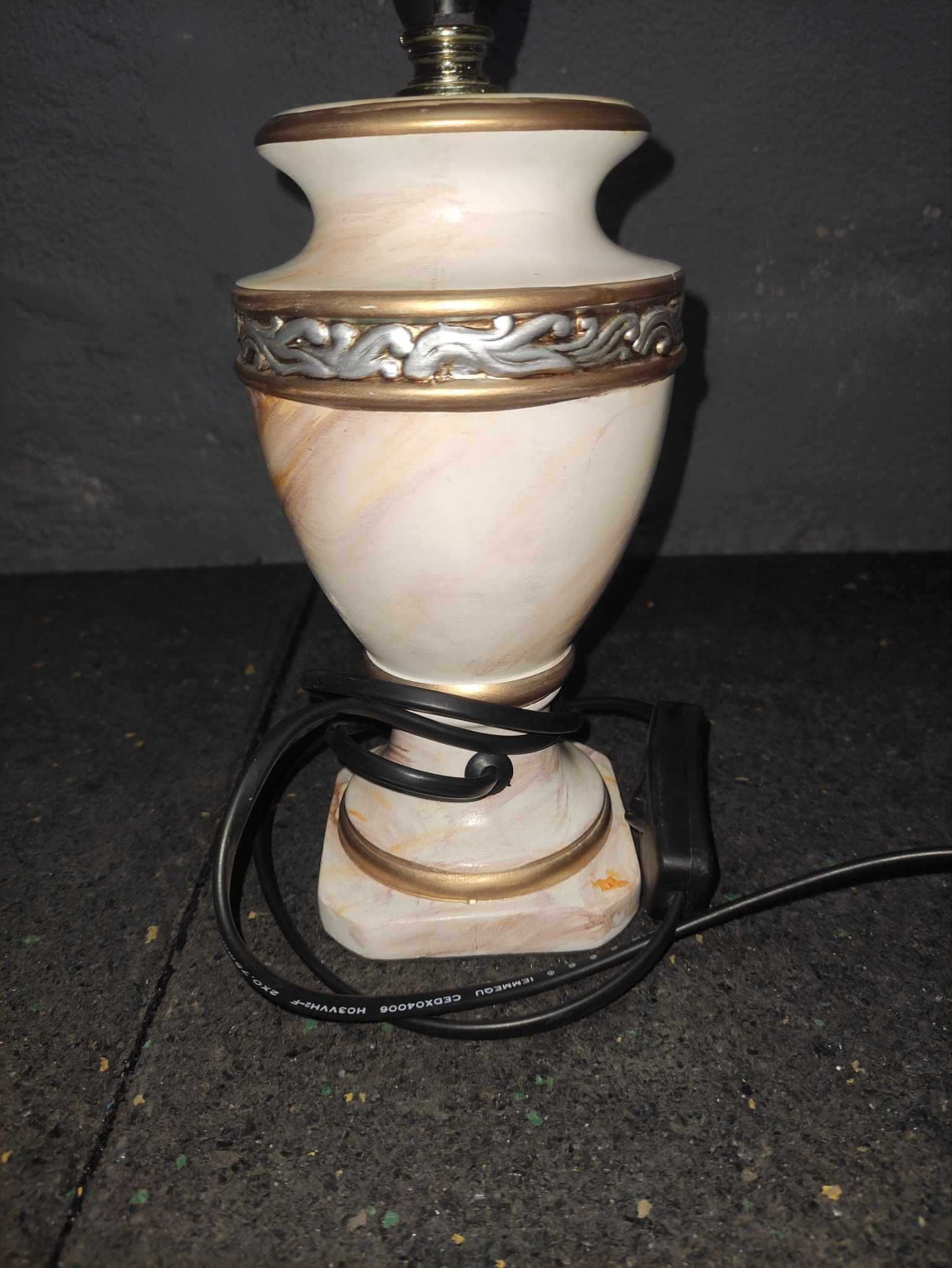 Lampa stojąca nocna w stylu greckim