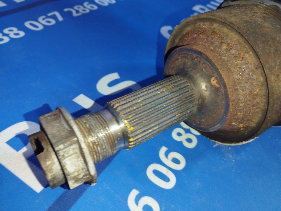 Піввісь передня ліва  Vito 447 Приводной вал шрус левый Вито447