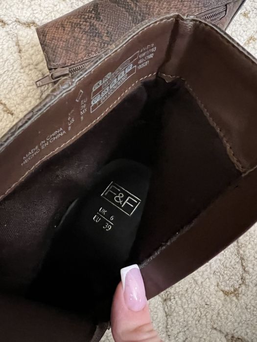 Черевики F&F ботільйони шоколадні 39 розмір