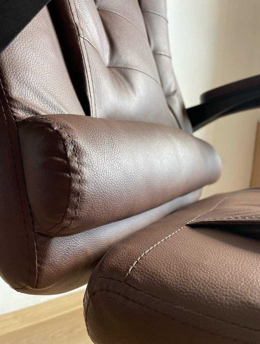 Офісне компьютерне крісло керівника TOR310 офисное кресло с массажем