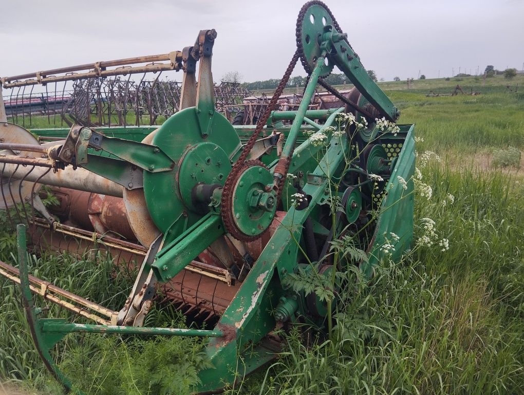 Продам жатку зернову дон 1500