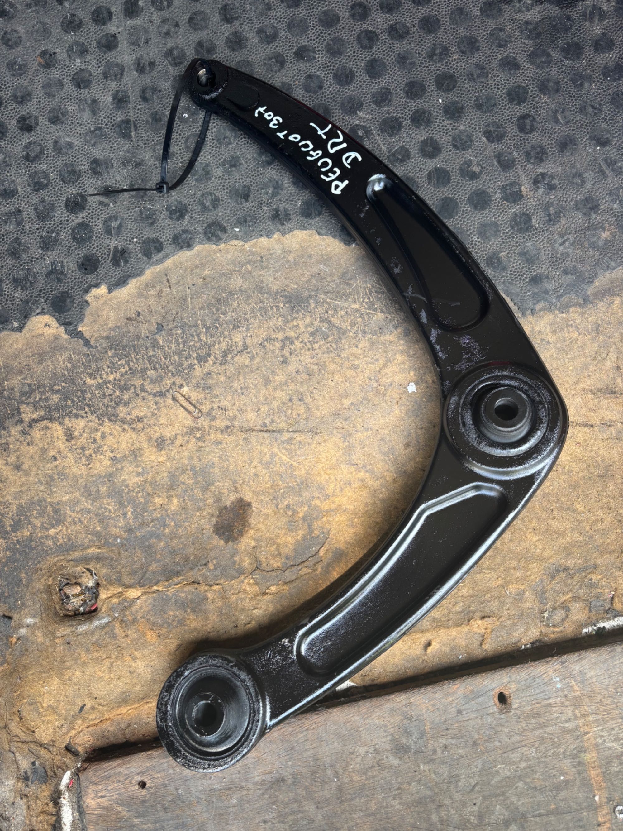 Triângulos Suspensão Peugeot 307