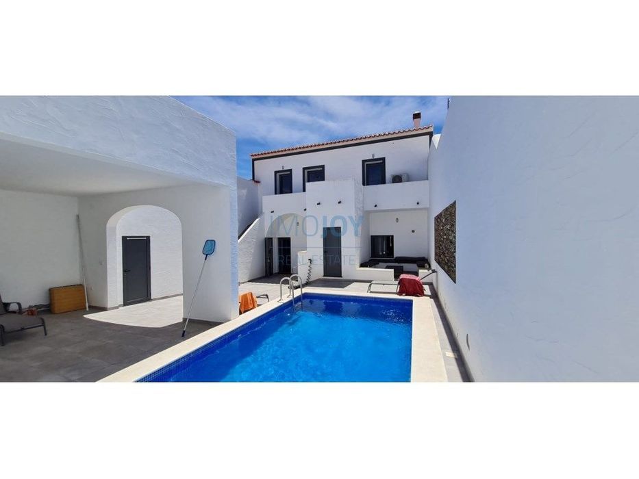 Moradia T4 na Granja, Mourão