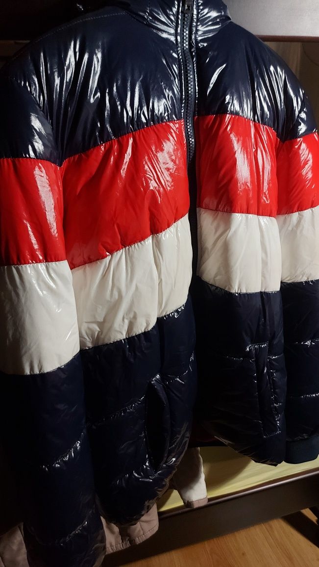 Продам зимнюю куртку Melby