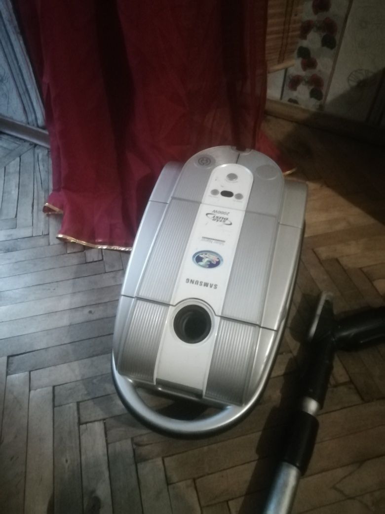 Пилосос SAMSUNG Silver Nano Health  STAR DUST 2000W,