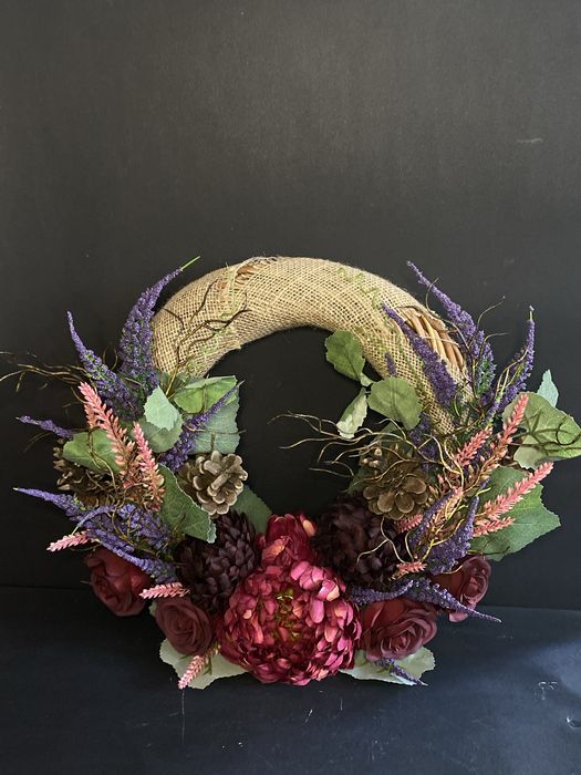 Wianek z brzozy i sztucznych kwiatów 35cm