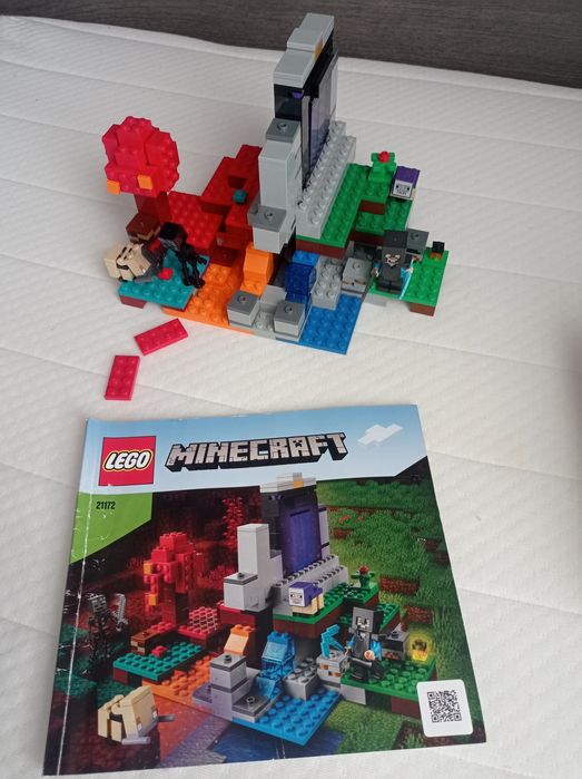 LEGO Minecraft 21172 zniszczony portal