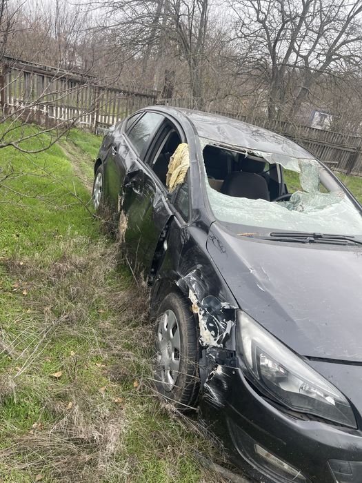 Продам Опель астра j 1,6cdti