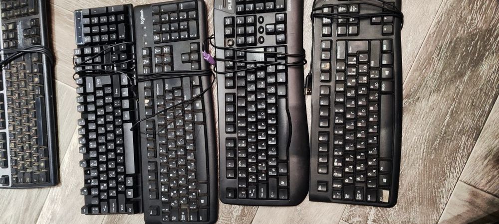 Разом 2 б.у клавіатури і 4 нові