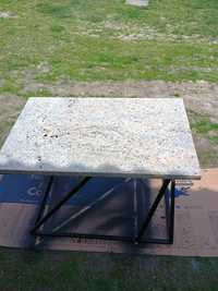 stolik granitowy