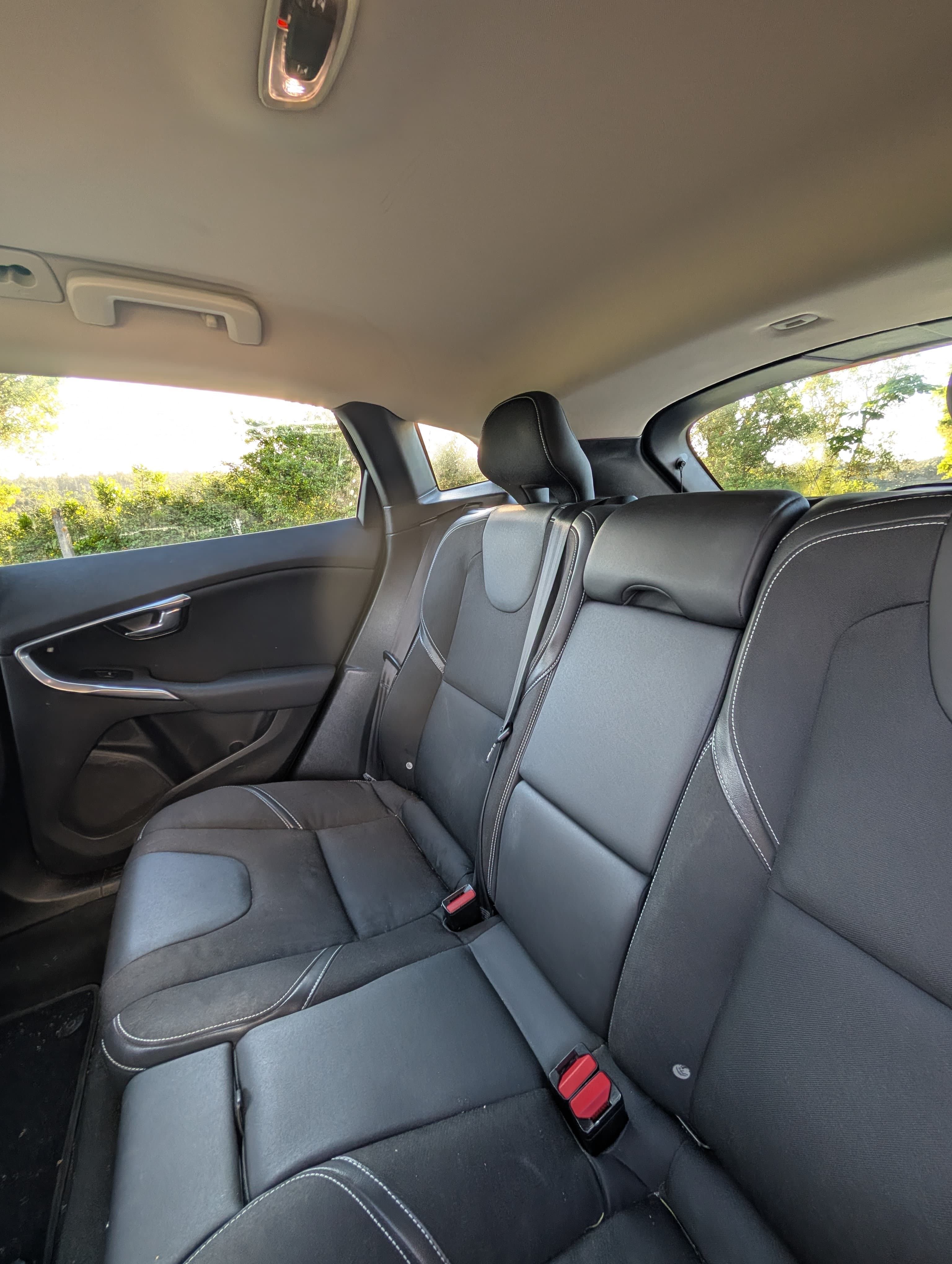 Volvo V40 D2 - 2014