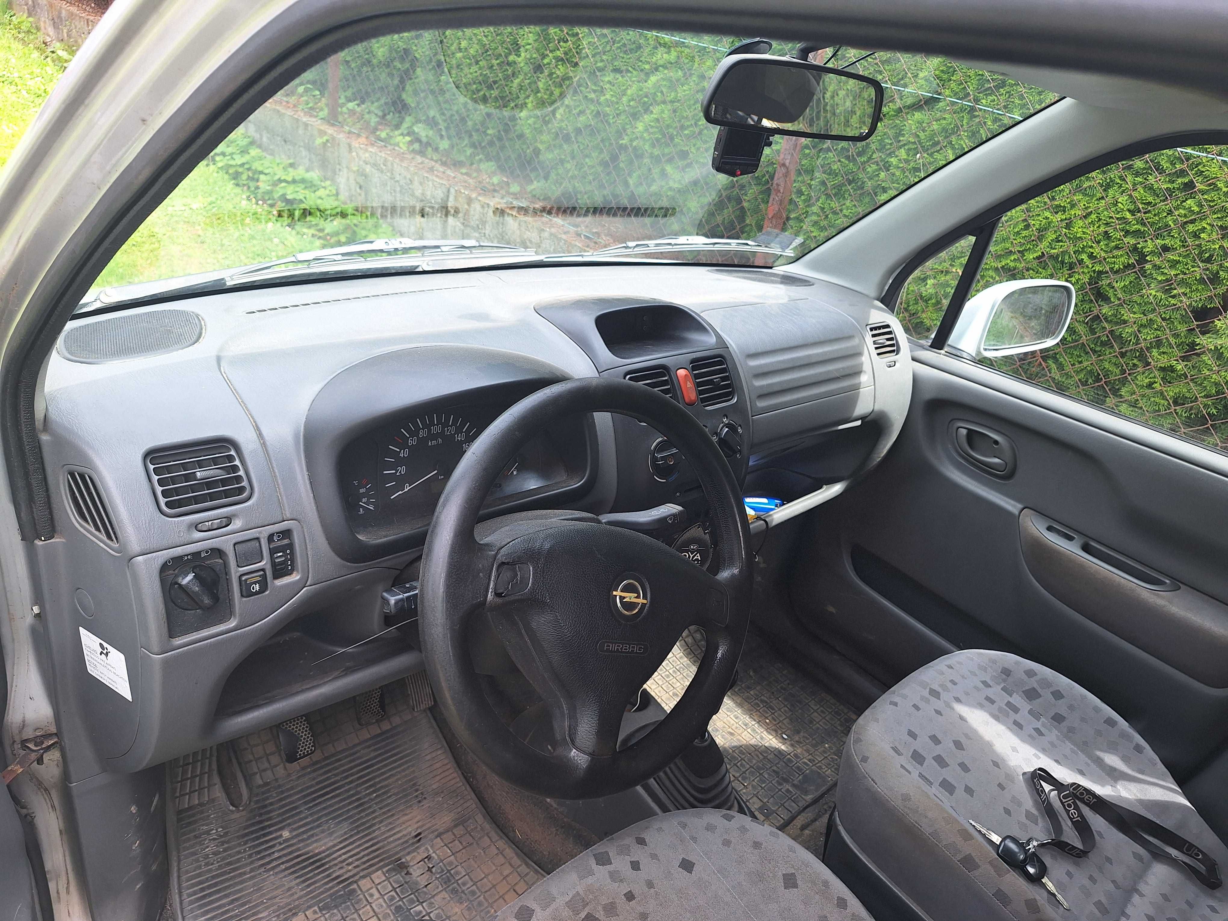 Pojazd Opel Agila