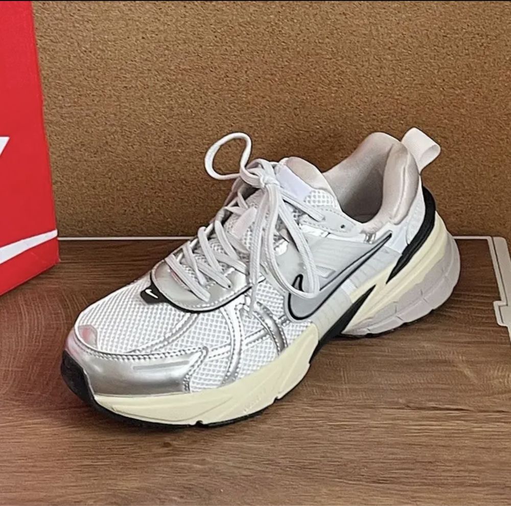 Nike V2K кросівки багато розмірів