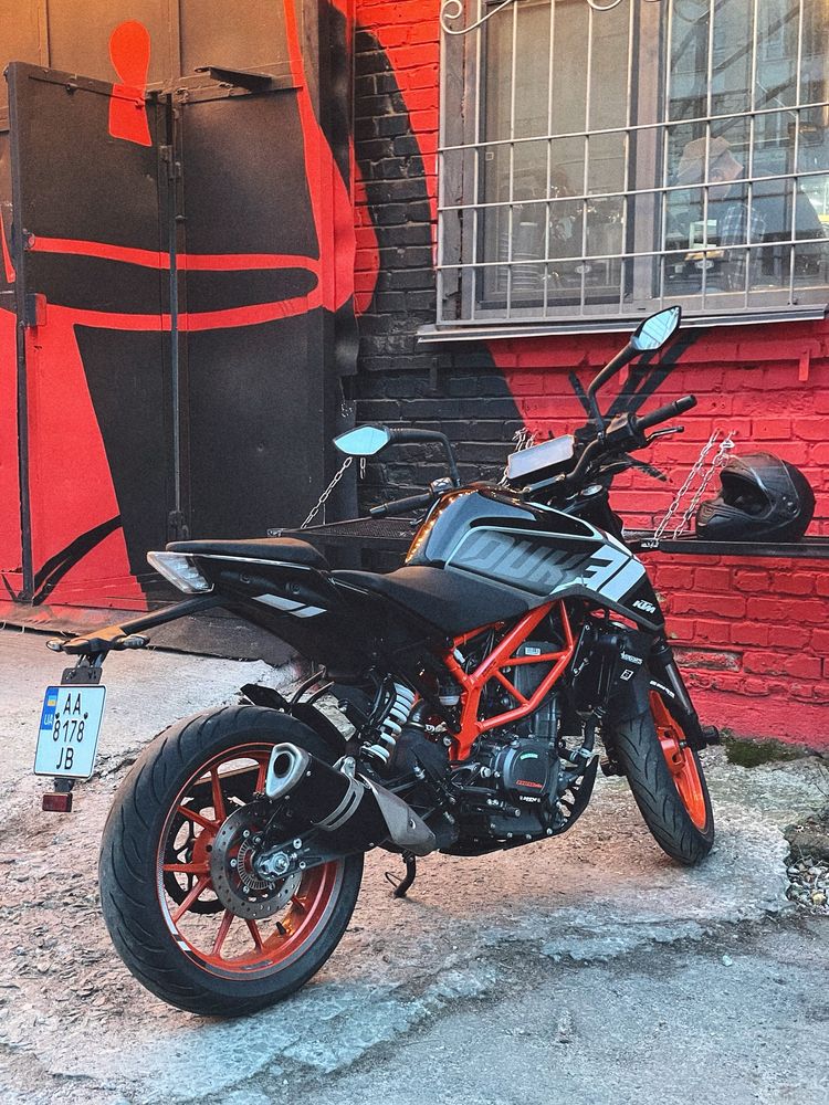 Мотоцикл KTM DUKE 390