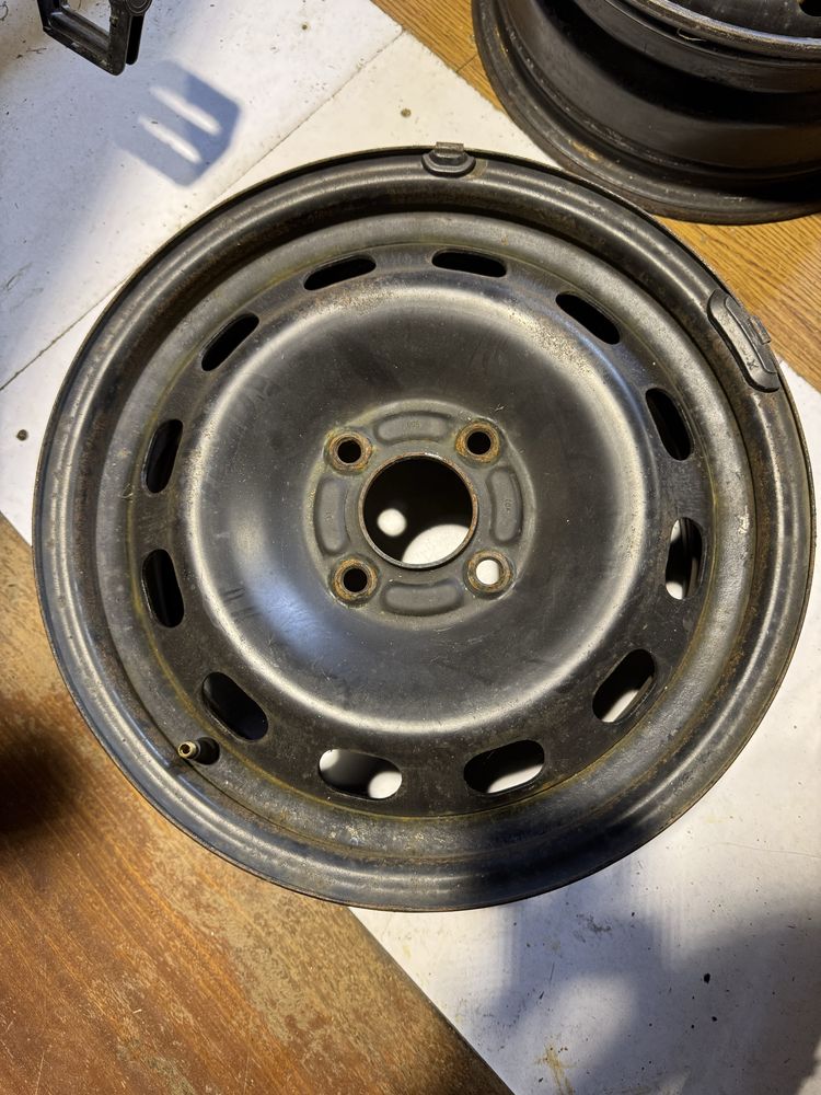 Komplet Felg stalowych Ford Fiesta 5x108 6Jx15 ET49,5