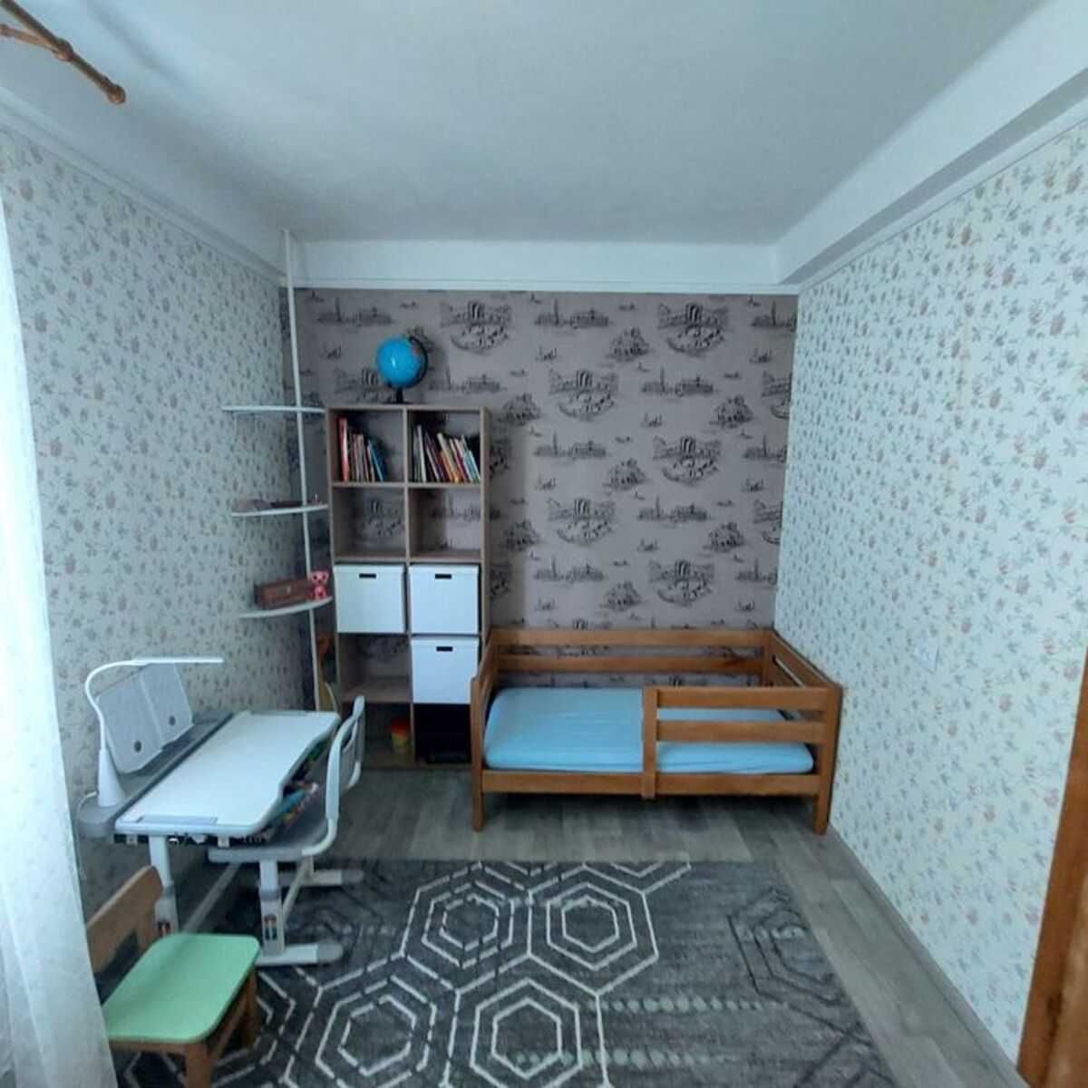 Продам 2-кімнатну квартиру у центрі міста
