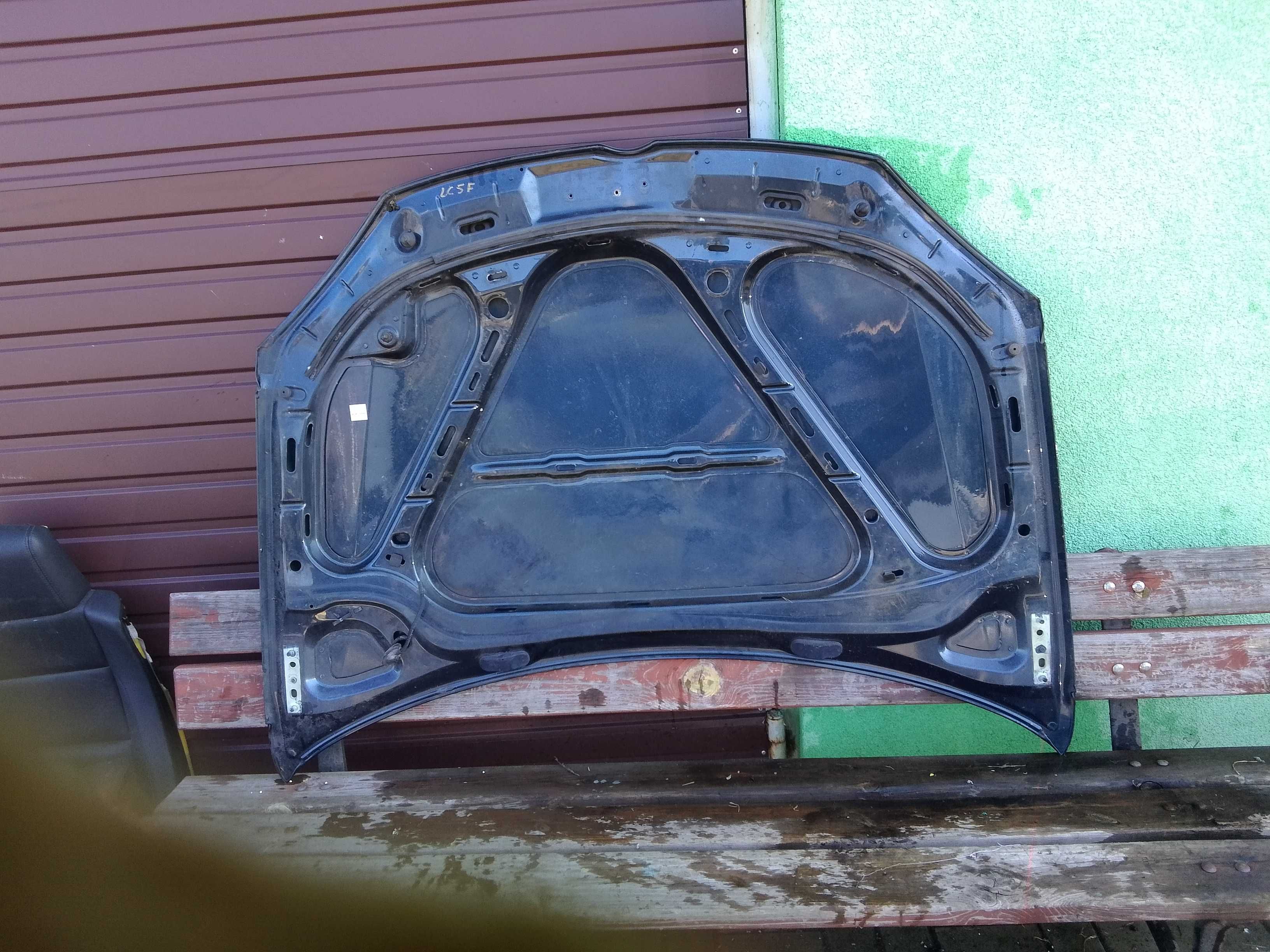 VW GOLF 5 maska przód kolor LC5F