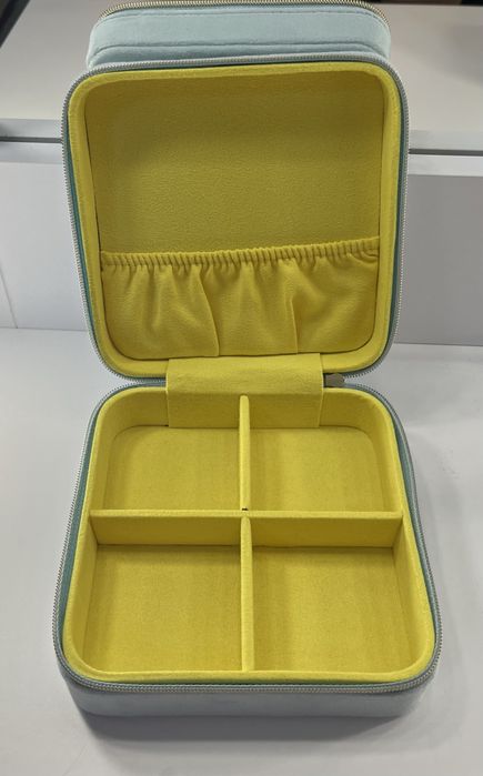 Бархатная шкатулка