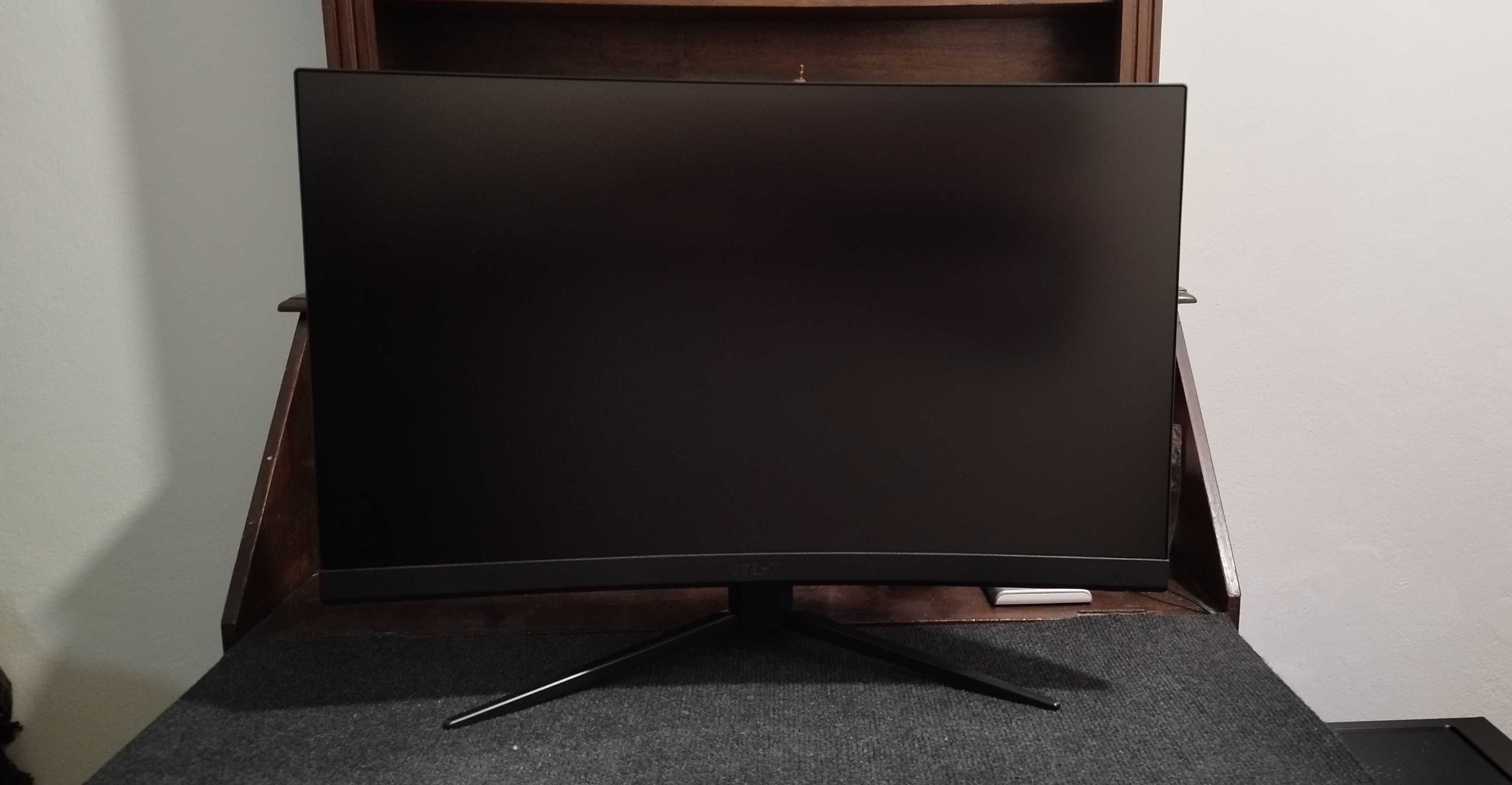 Monitor Curvo MSI 27"