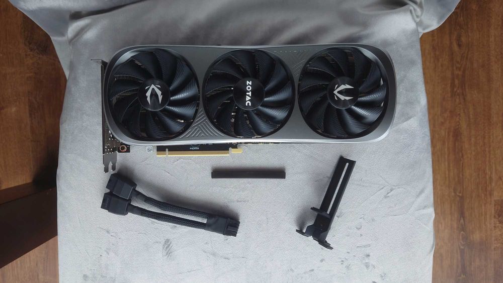 Gwarancja -  Zotac GeForce RTX 4070 Ti Gaming TRINITY