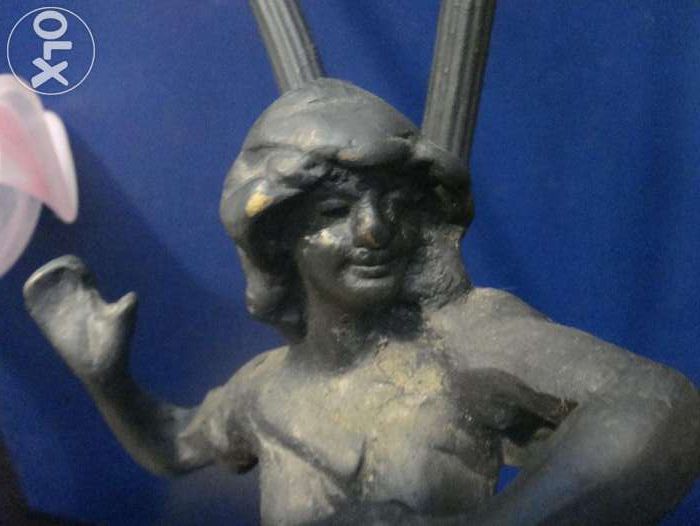 Candeeiro metal Antigo com mulher pesado funciona