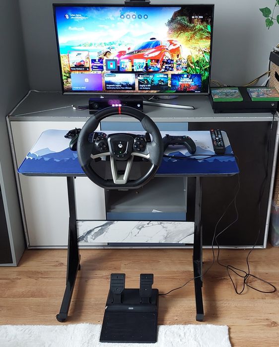 Zestaw XBOX One X 1TB, telewizor Samsung, Kinect, 3 pady, kierownica