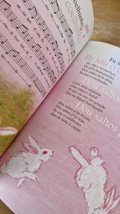 Livro de Canções Populares e Infantis