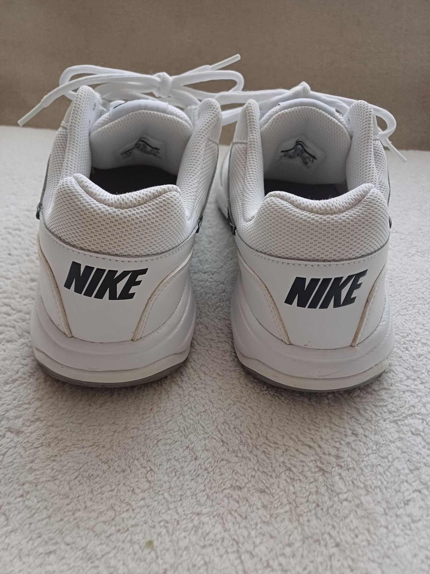 Buty sportowe białe Nike roz. 43